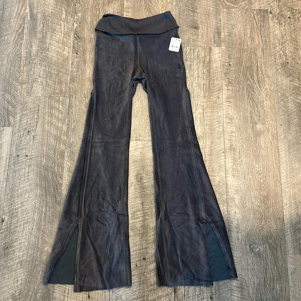 The Movement/Free people yoga pants.